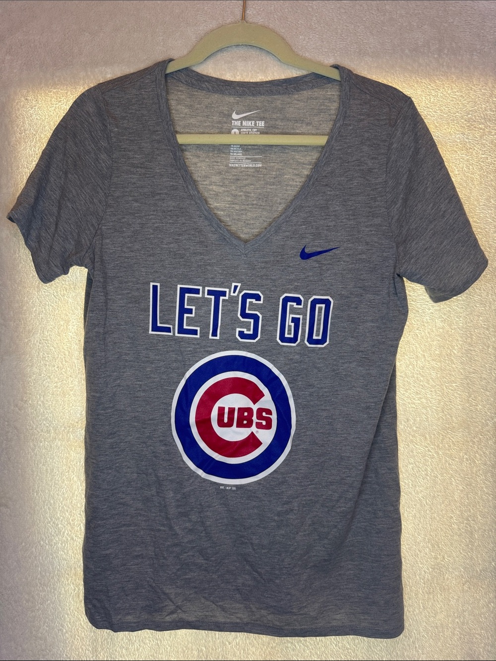 Nike Women's Gray Chicago Cubs 'Let's Go' V-Neck Tee. Size Large